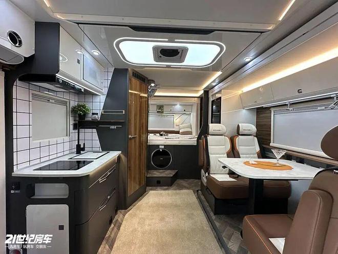 房车：以“无极”之名定义全场景舒适旅居不朽情缘平台推荐北京首钢房车展｜大驰(图2)